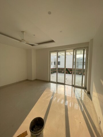 Room in 3 BHK Builder Floor at Mohali Sector 85 – for Rent