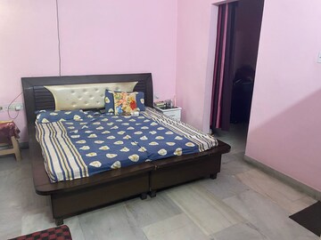 Bedroom in 3 BHK Builder Floor at Sector 50 – for Rent