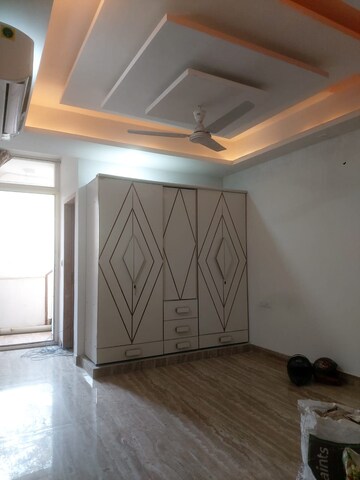 Building Lobby in 4 BHK Builder Floor at Shalimar Nest, Vasant Kunj – for Rent