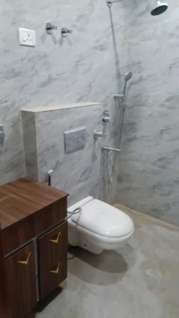 Bathroom, kishangarh 3 Bedroom 1300 Sq.Ft. Builder Floor In Kishangarh Delhi 8950420