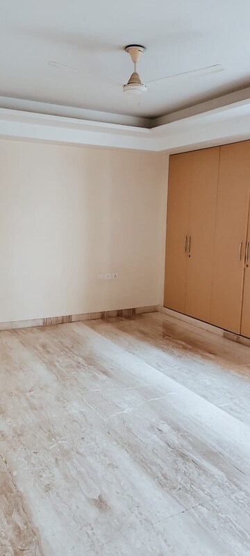 Room in 4 BHK Builder Floor at Shanti Kunj – for Rent