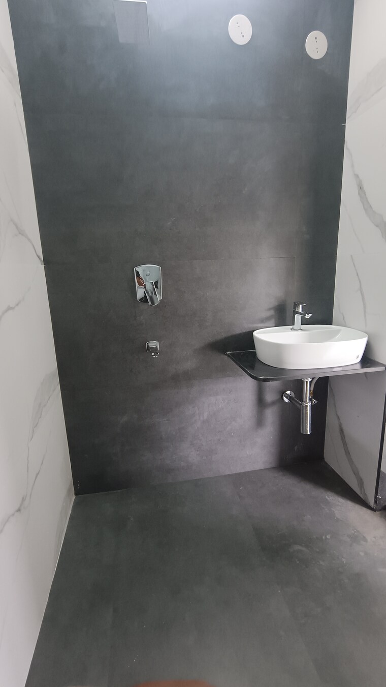 Bathroom, moraya-society 3 Bedroom 1730 Sq.Ft. Apartment In Katraj Pune 8950427