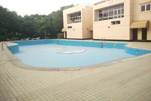 Swimming Pool in 4 BHK Apartment at Sahara Grace, Sector 54 – for Sale