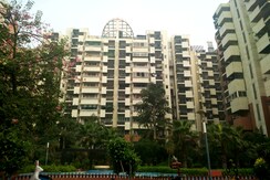 4 BHK + Servant Room Apartment For Sale in Sahara Grace