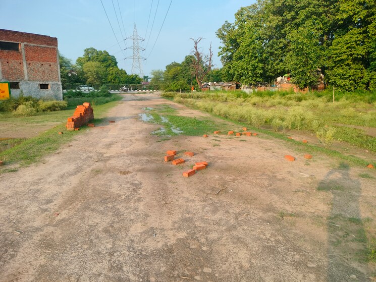 Garden, kalli paschim  2500 Sq.Ft. Plot In Kalli Paschim Lucknow 8950587