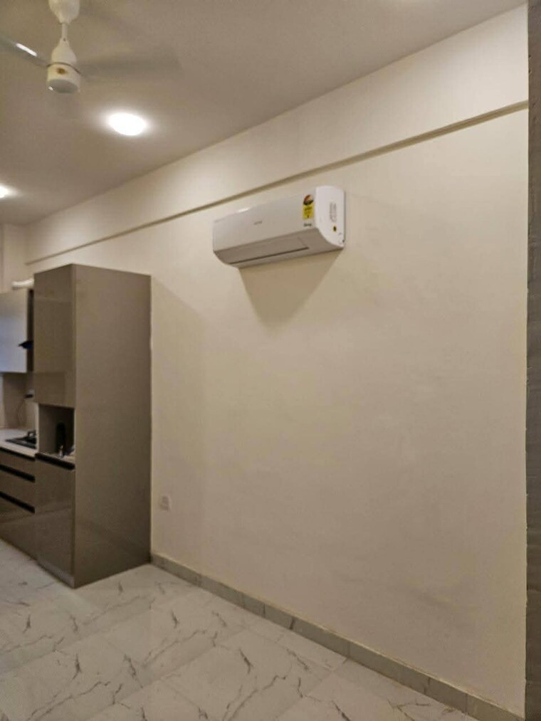 Room, emaar-the-palm-drive-the-premier-terraces 3 Bedroom 2125 Sq.Ft. Apartment In Sector 66 Gurgaon 8950601