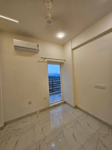 Room in 3 BHK Apartment at Emaar The Palm Drive-The Premier Terraces, Sector 66 – for Sale