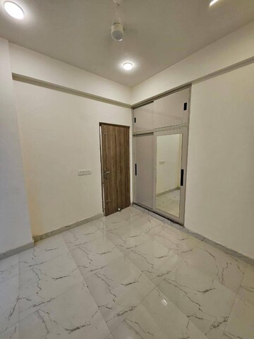 Room in 3 BHK Apartment at Emaar The Palm Drive-The Premier Terraces, Sector 66 – for Sale