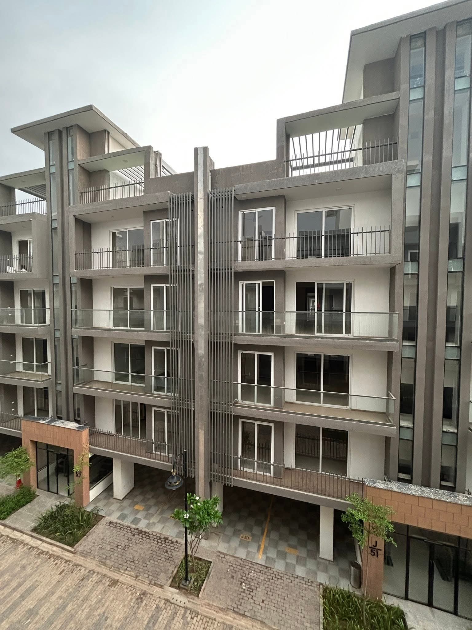 2.5 BHK + Study Room Builder Floor For Rent in Smart World Gems
