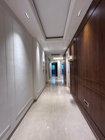 Building Lobby in 3 BHK Builder Floor at Ansal Sushant Apartments, Sushant Lok I – for Rent