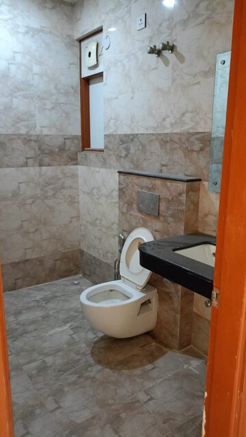Master Bedroom in 3 BHK Builder Floor at Sector 57 – for Rent
