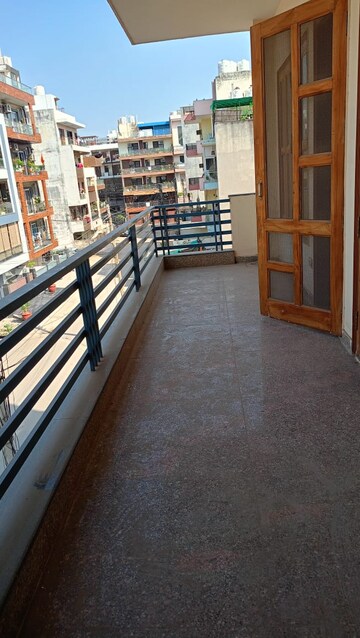 Balcony in 3 BHK Builder Floor at Sector 57 – for Rent