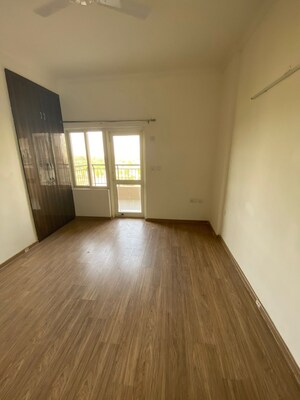 Room in 3 BHK Builder Floor at Ansal Sushant Apartments, Sushant Lok I – for Sale