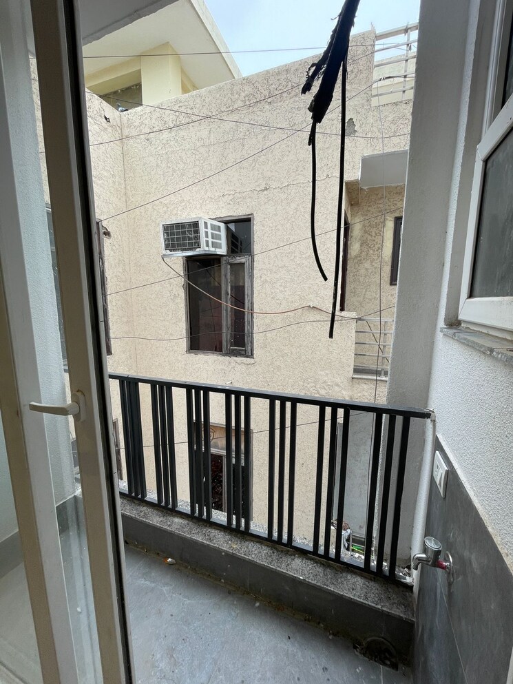 Balcony, chattarpur 1 Bedroom 450 Sq.Ft. Builder Floor In Chattarpur Delhi 8950671