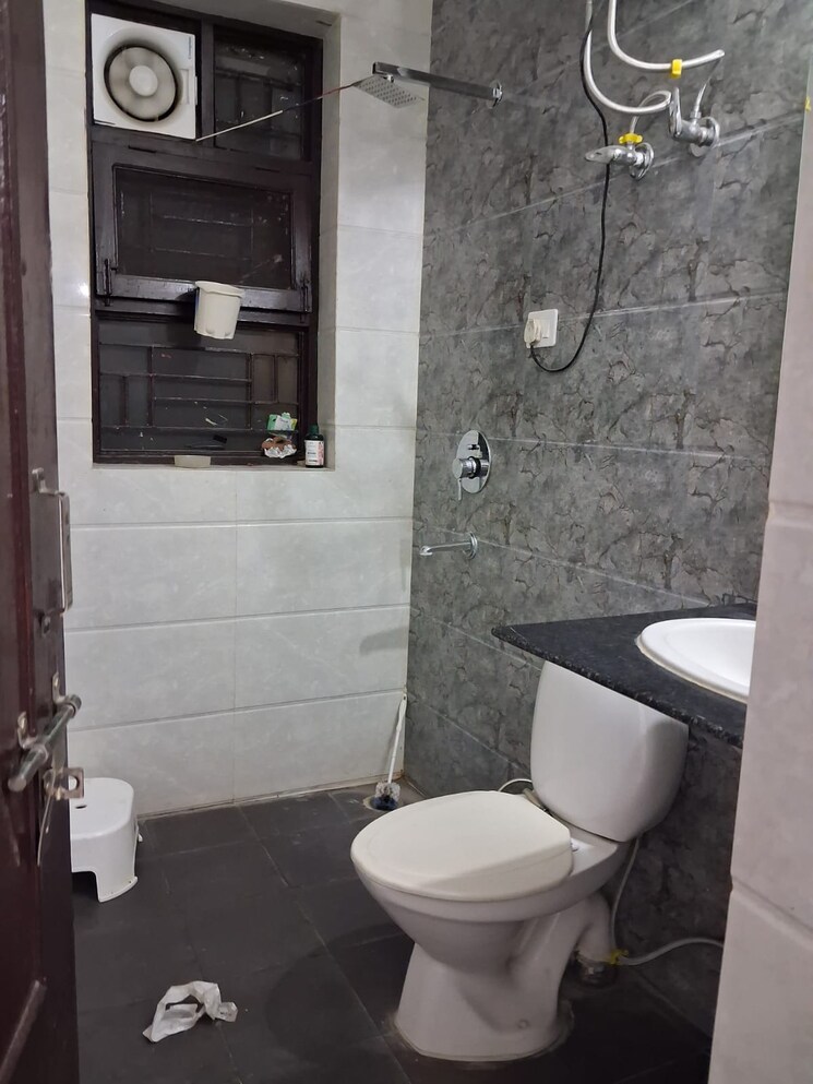 Bathroom, ardee-city 4 Bedroom 300 Sq.Ft. Builder Floor In Sector 52 Gurgaon 8950699