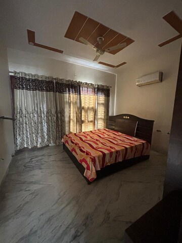Bedroom in 3 BHK Builder Floor at Sector 86 – for Rent