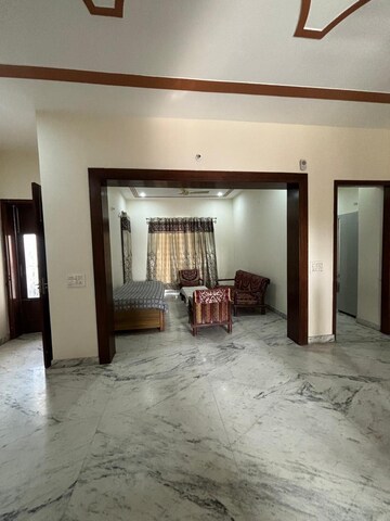 Living Room in 3 BHK Builder Floor at Sector 86 – for Rent