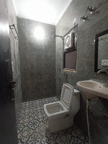 Master Bedroom in 6+ BHK Independent House at Lajpat Nagar – for Rent