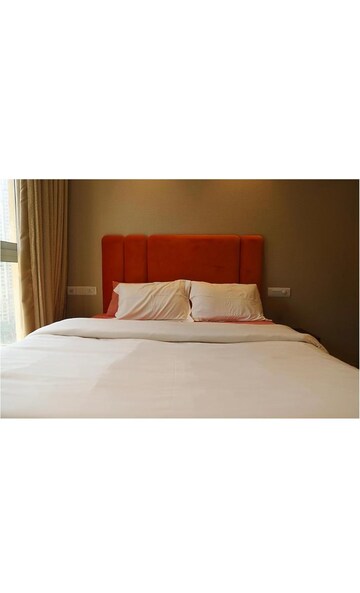 Bedroom in 1 BHK Apartment at Hiranandani Regent Hill, Powai – for Rent