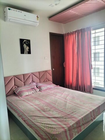 Bedroom in 3 BHK Apartment at Majestique Towers, Kharadi – for Rent