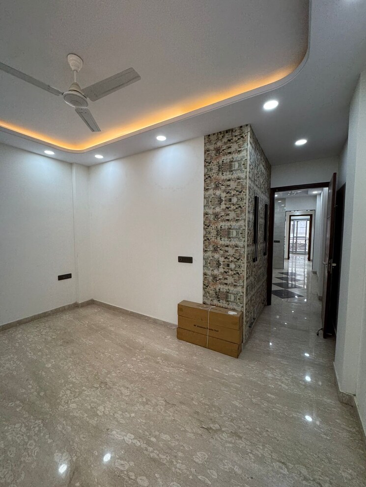 Room, greater kailash i 3.5 Bedroom 2000 Sq.Ft. Builder Floor In Greater Kailash I Delhi 8950688