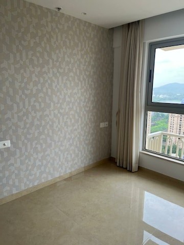 Room in 1 BHK Apartment at Hiranandani Highland, Powai – for Rent