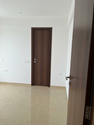 Room in 1 BHK Apartment at Hiranandani Highland, Powai – for Rent