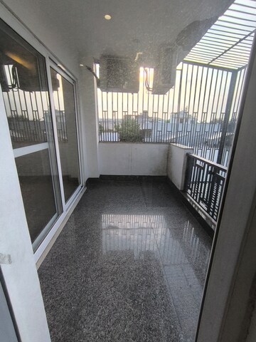 Balcony in 3 BHK Builder Floor at Dlf Phase I – for Sale