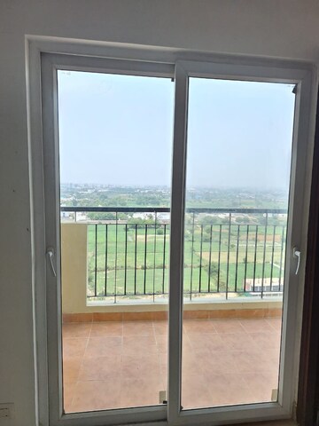 Room in 3 BHK Apartment at Aditya Park Town, Mahurali – for Rent