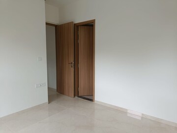 Room in 3 BHK Apartment at Godrej Urban Park, Chandivali – for Rent
