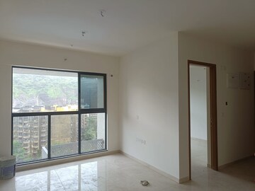 Room in 3 BHK Apartment at Godrej Urban Park, Chandivali – for Rent