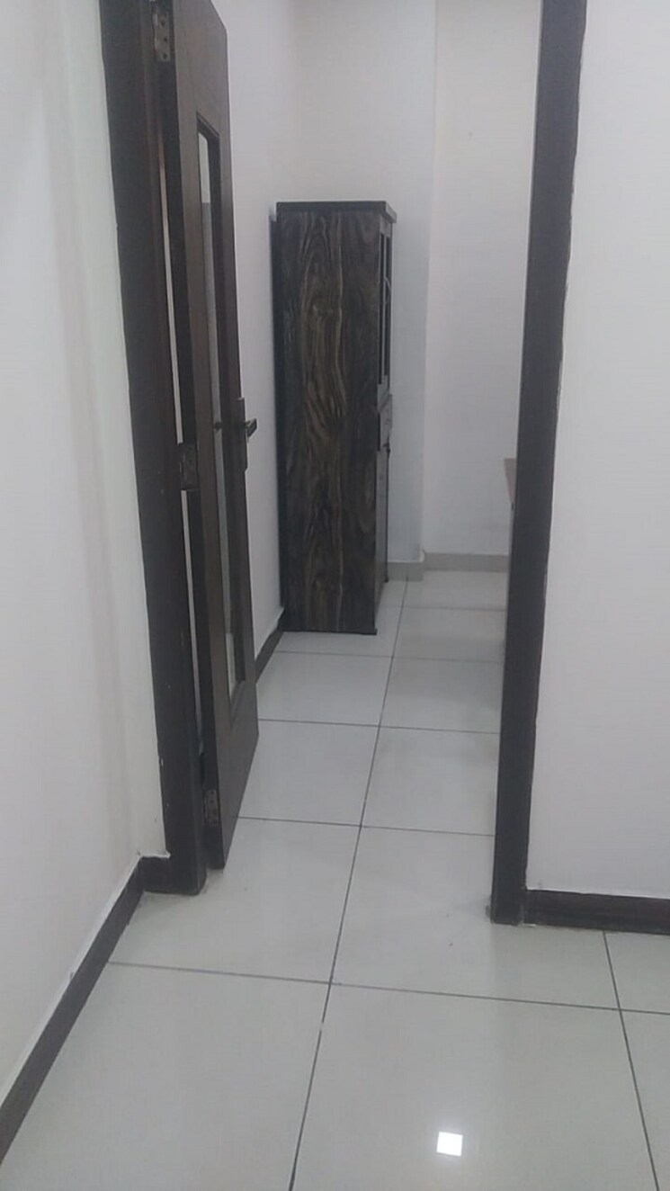 undefined, sector 63 Commercial Office Space 500 Sq.Ft. In Sector 63 Noida 8950805