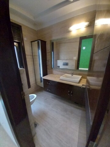Living Room in 4 BHK Builder Floor at Green Park Extension – for Rent
