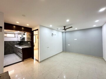 Room in 2 BHK Builder Floor at Janakpuri – for Sale