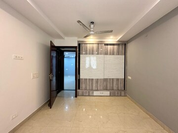 Room in 2 BHK Builder Floor at Janakpuri – for Sale