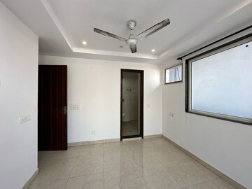 Room in 2 BHK Builder Floor at Janakpuri – for Sale