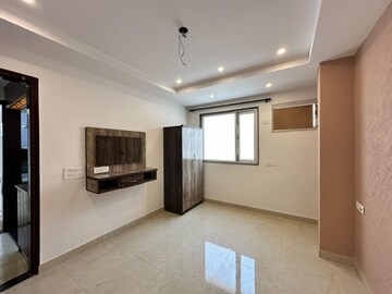 Room in 2 BHK Builder Floor at Janakpuri – for Sale