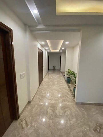 Building Lobby in  Builder Floor at Unitech South City 1, South City 1 – for Rent