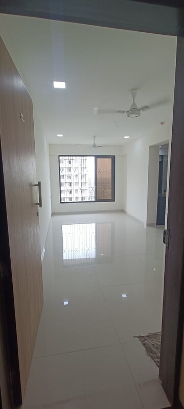 Room in 2 BHK Apartment at Kripa Bliss, Vikhroli East – for Rent