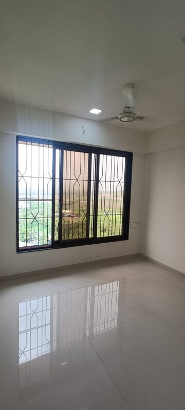 Room in 2 BHK Apartment at Kripa Bliss, Vikhroli East – for Rent