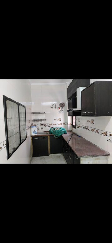 Master Bedroom in 3 BHK Builder Floor at Puri PP City Centre, Pitampura – for Rent