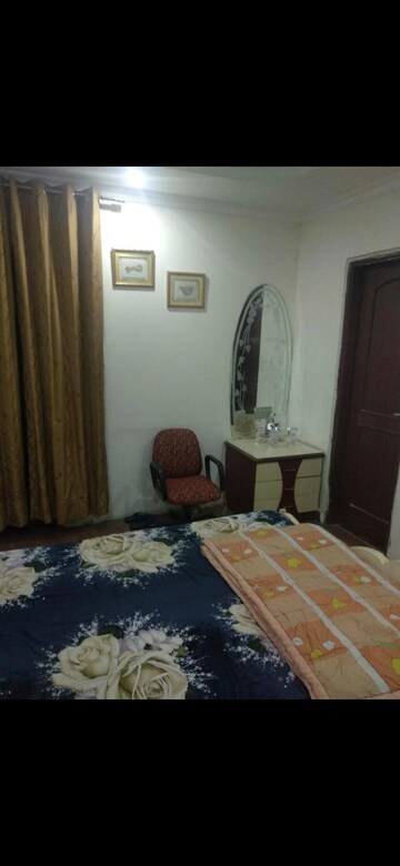 Bedroom in 3 BHK Builder Floor at Puri PP City Centre, Pitampura – for Rent