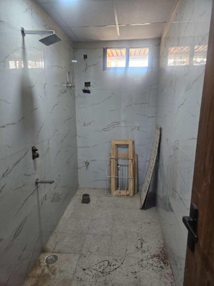 Bathroom, aimnabad 3 Bedroom 1550 Sq.Ft. Builder Floor In Aimnabad Greater Noida 8950958