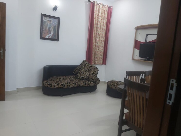 Living Room, sector 56 2 Bedroom 162 Sq.Yd. Independent House In Sector 56 Noida 8950981