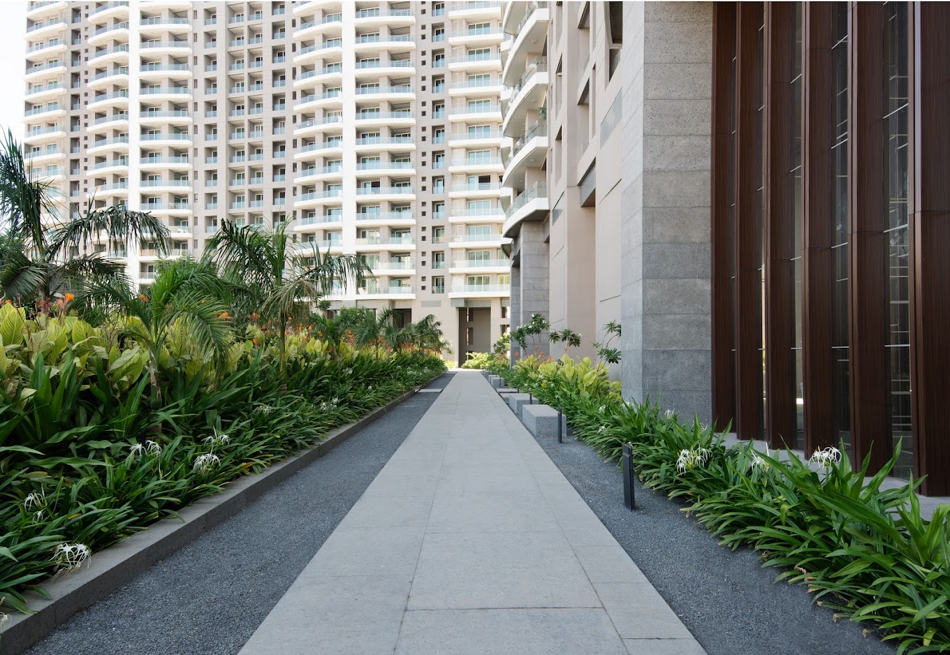 4 BHK 1800 Sq.Ft. Apartment in Windsor Grande Residences