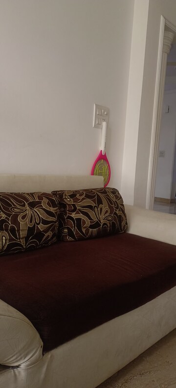 3 BHK Apartment For Rent in RWA Jalvayu Vihar, Sector 25