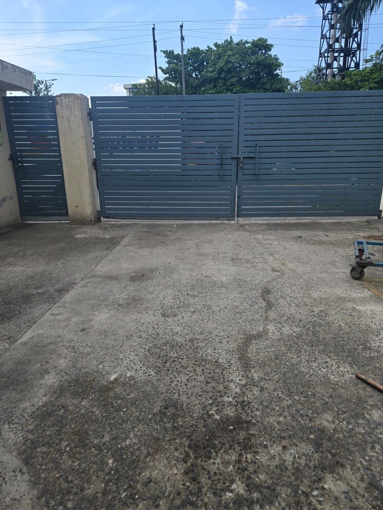  Parking, ecotech 1 extension greater noida Commercial Warehouse 26000 Sq.Ft. In Ecotech 1 Extension Greater Noida Greater Noida 8950993