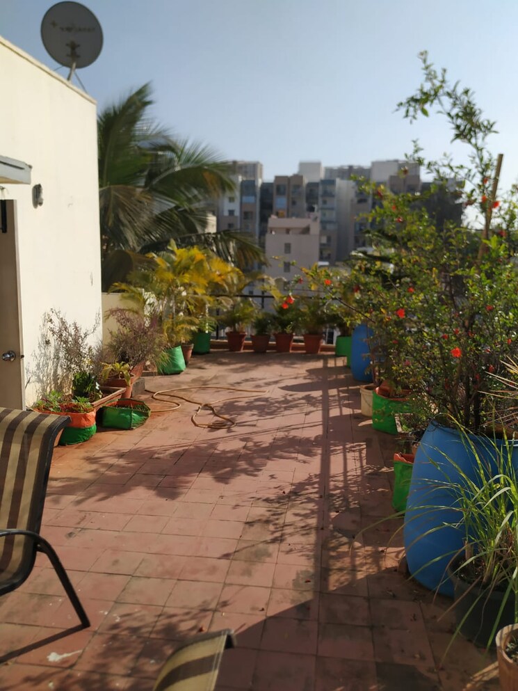 Garden, mantri-paradise 4 Bedroom 2500 Sq.Ft. Penthouse In Bilekahalli Bangalore 8950987