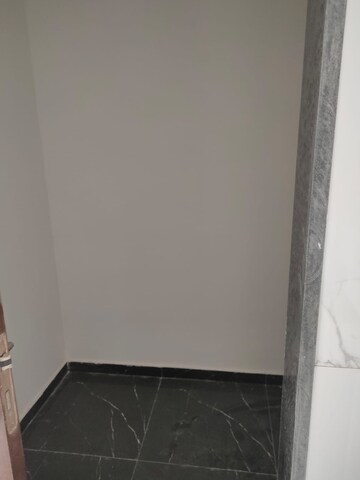 2 BHK Apartment For Rent in Ruparel Ariana, Parel