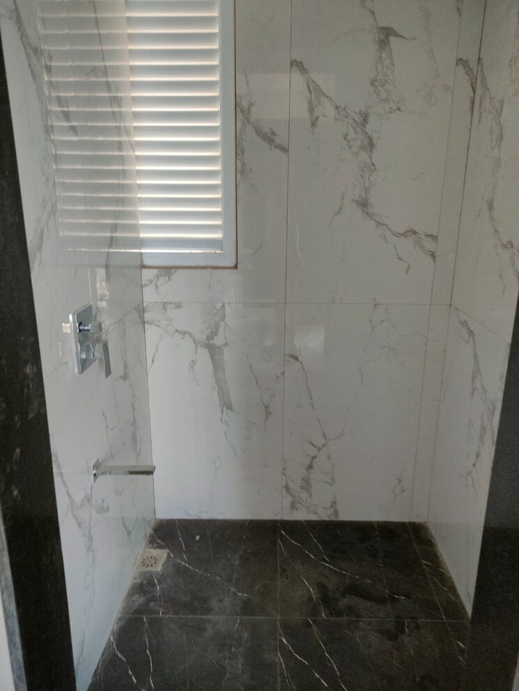 Bathroom, ruparel-ariana 2 Bedroom 770 Sq.Ft. Apartment In Parel Mumbai 8951012